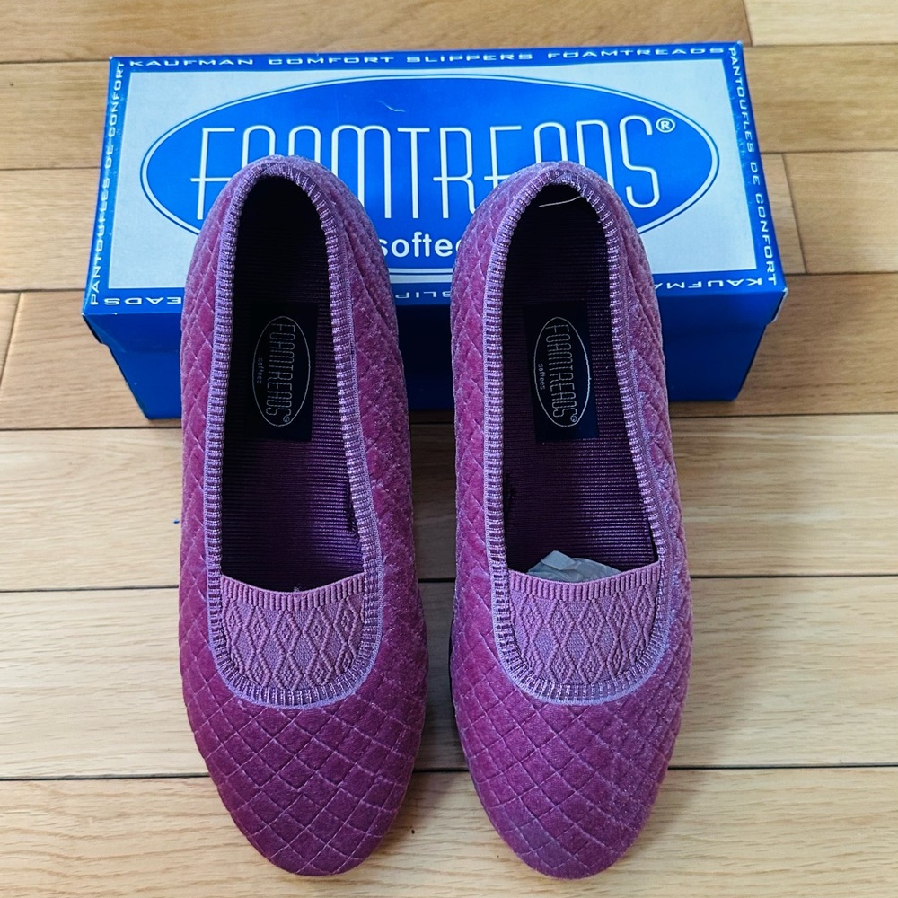 NIB Foamtreads velvet washable slippers